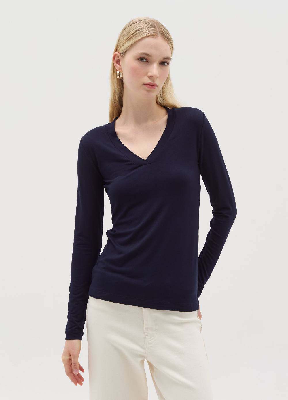 OVS T-shirt in viscosa stretch con scollo a V 2025