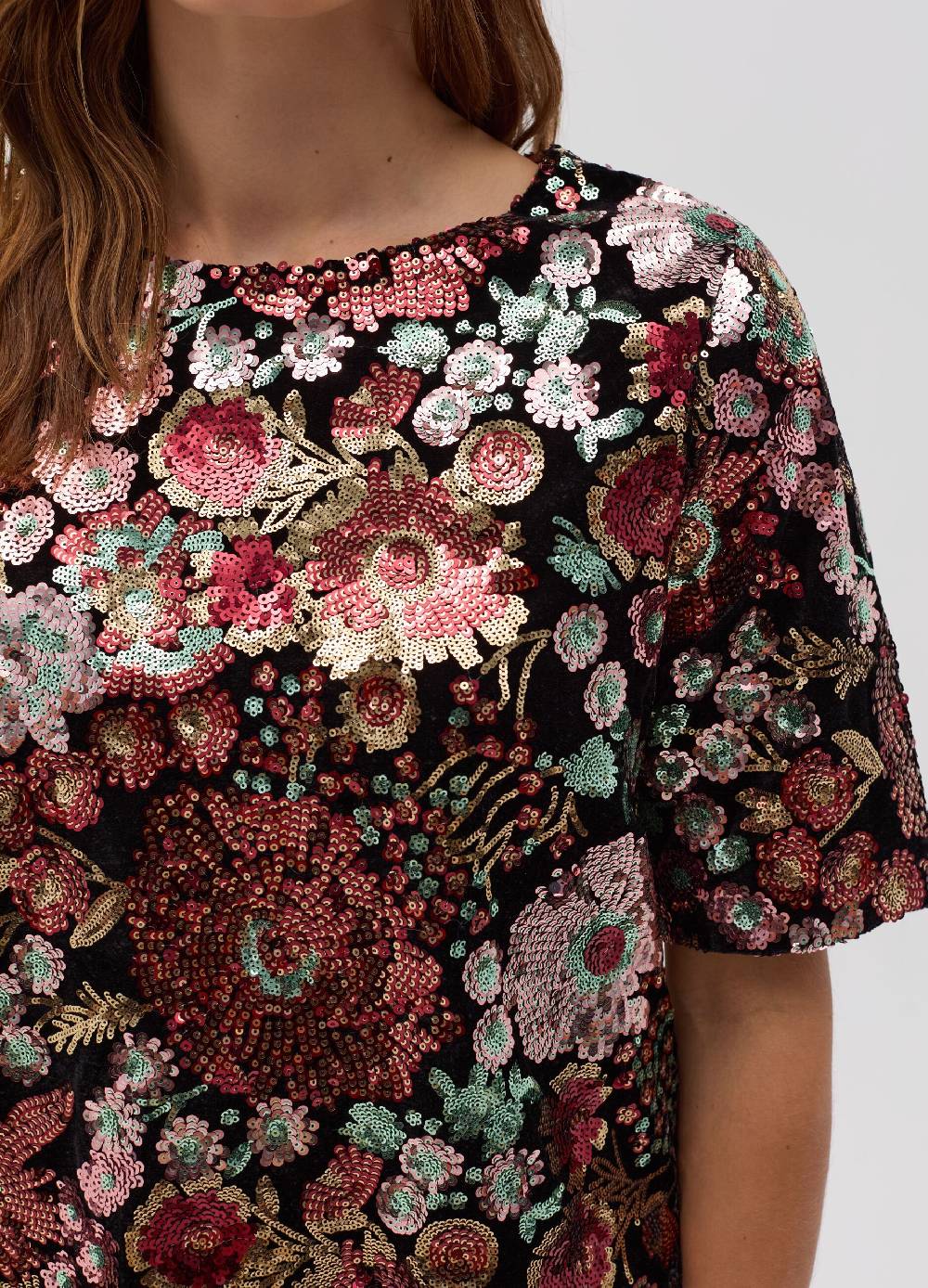 LULAH D. Maglia con disegno floreale in paillettes Pezzi Unici