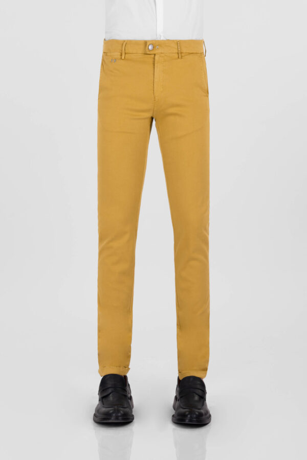 Sartoria Tramarossa PANTALONE LUIS SLIM IN GABARDINA LEGGERA DI COTONE STRETCH GIALLO In Linea
