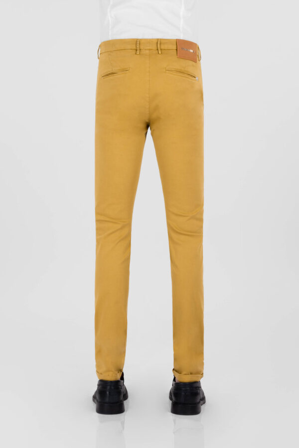 Sartoria Tramarossa PANTALONE LUIS SLIM IN GABARDINA LEGGERA DI COTONE STRETCH GIALLO In Linea