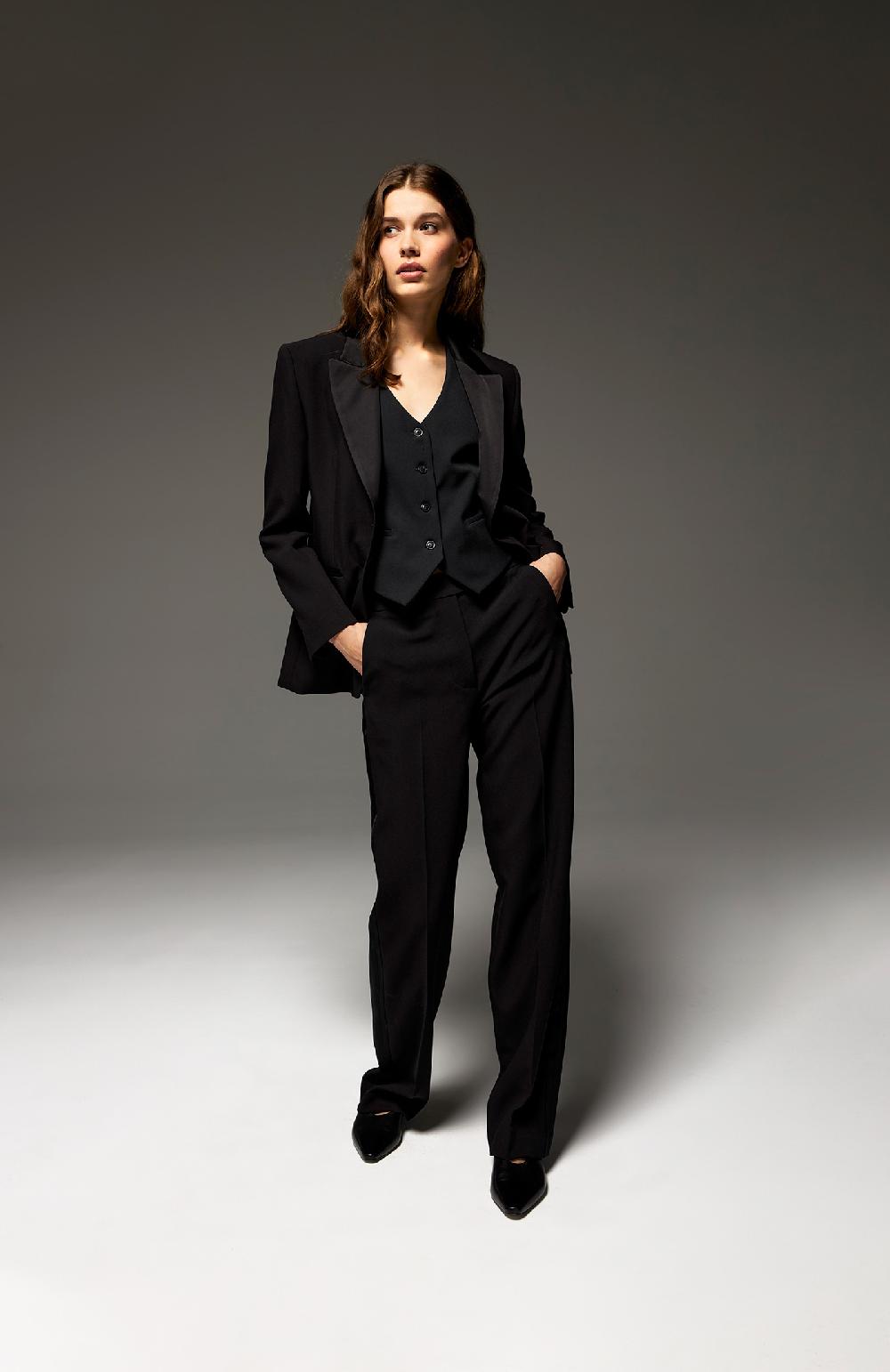 Seventy Tailleur composto da pantalone dritto slim e giacca monopetto - Col. Nero Fino al 50% di sconto