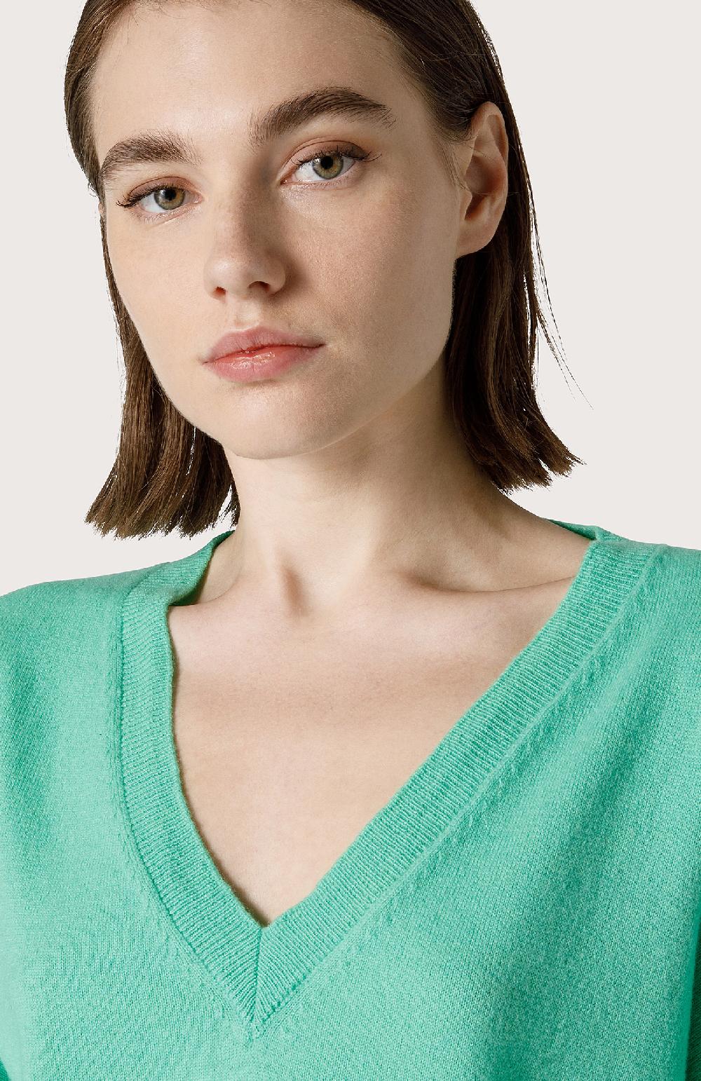 Seventy Maglia in misto cashmere collo a V - Col. Verde Offerta speciale