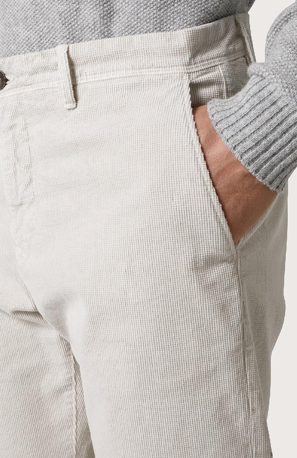 Seventy Chino in velluto - Col. Bianco Fino al 65% di sconto