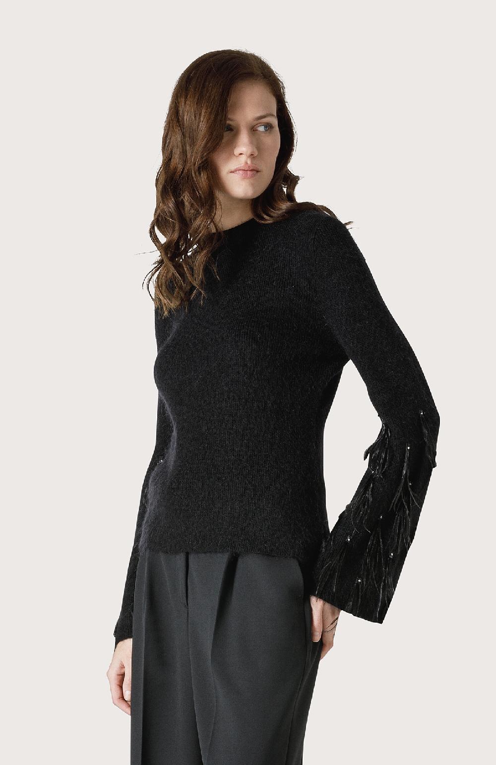 Seventy Maglia con piume e pietre ricamate a mano - Col. Nero Sconto