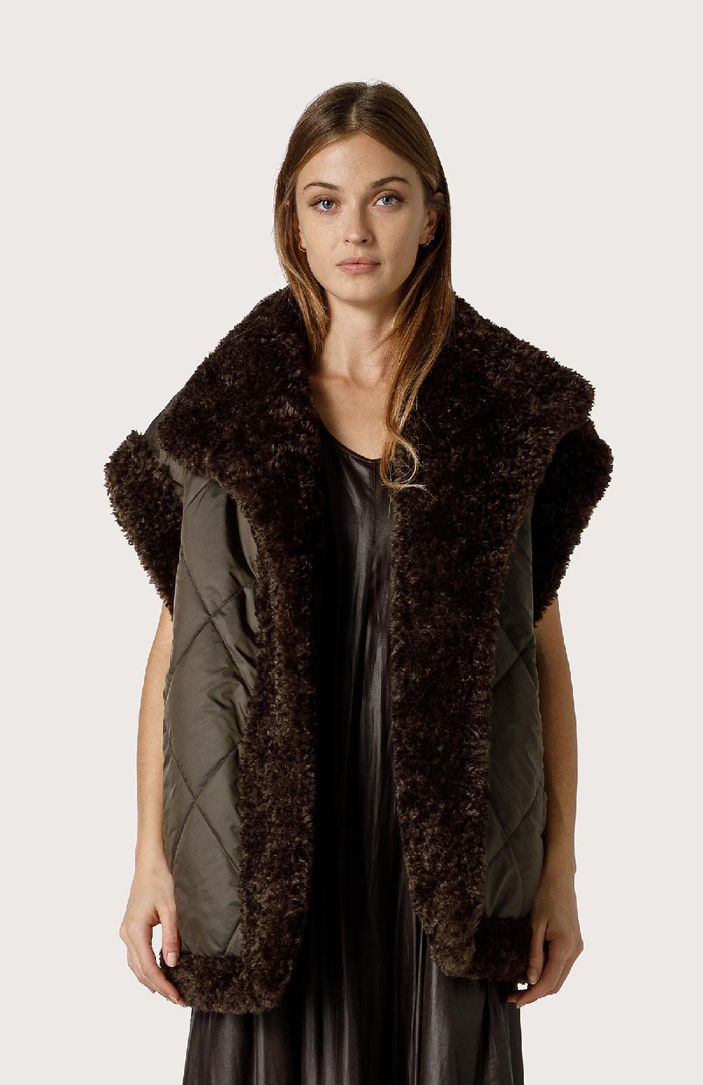Seventy Gilet reversibile in eco pelliccia - Col. Verde Offerta Anniversario