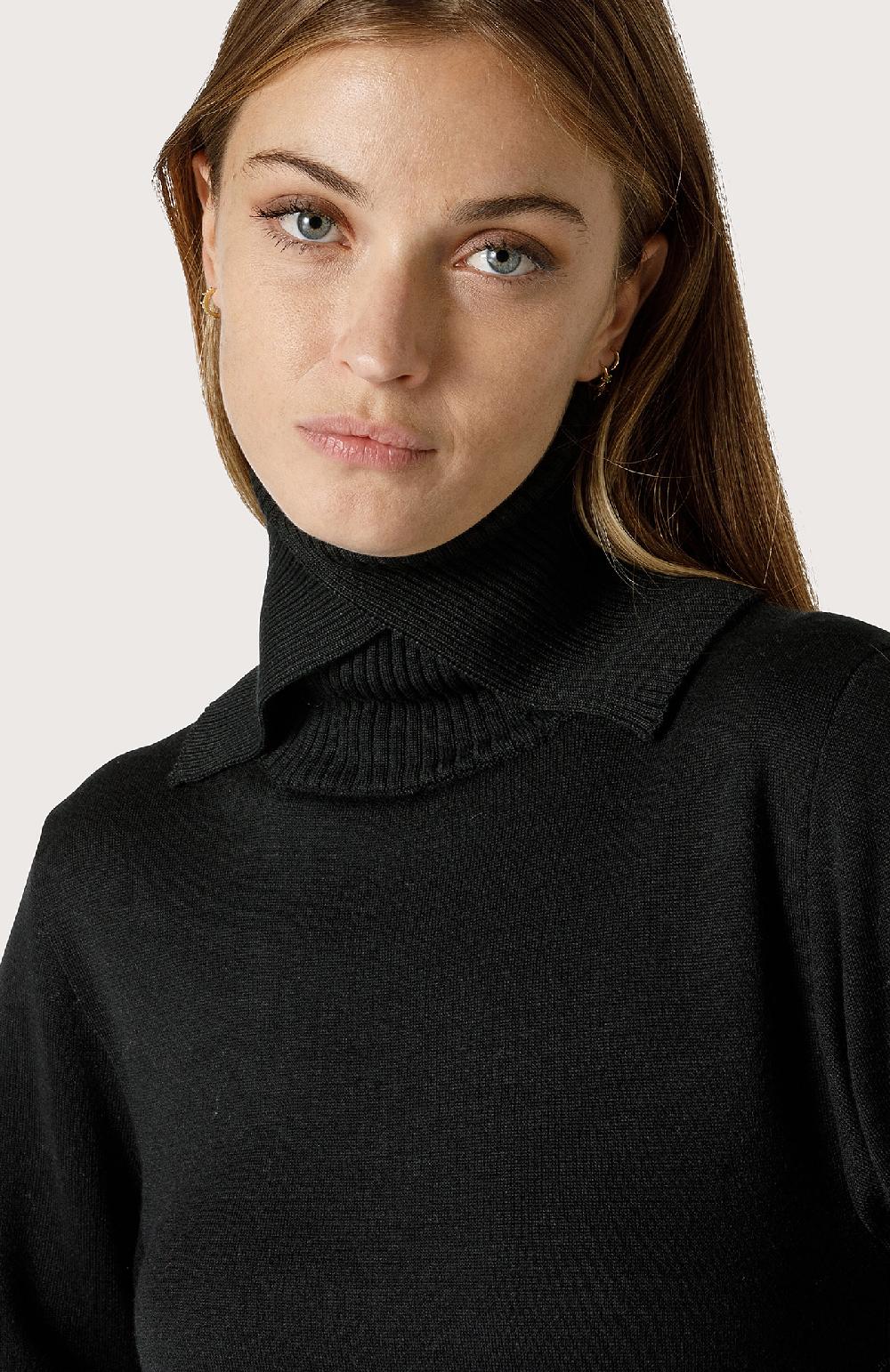 Seventy Abito tricot con collo incrociato - Col. Nero Fino al 60% di sconto