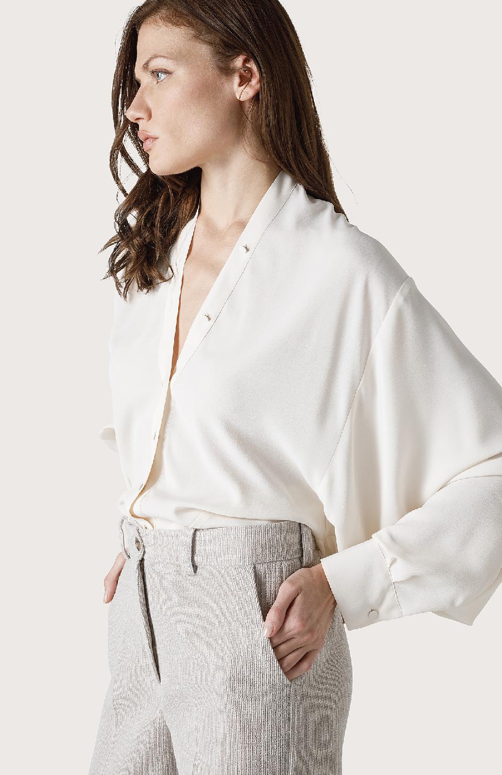 Seventy Camicia morbida con collo a V - Col. Bianco Saldi
