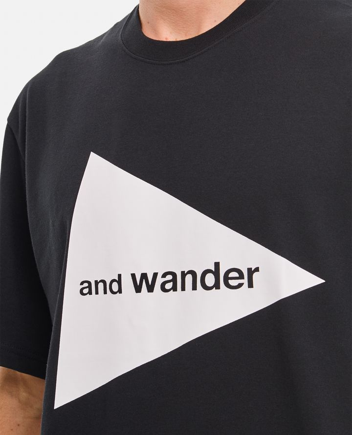 And Wander AND WANDER LOGO T-SHIRT Vendita