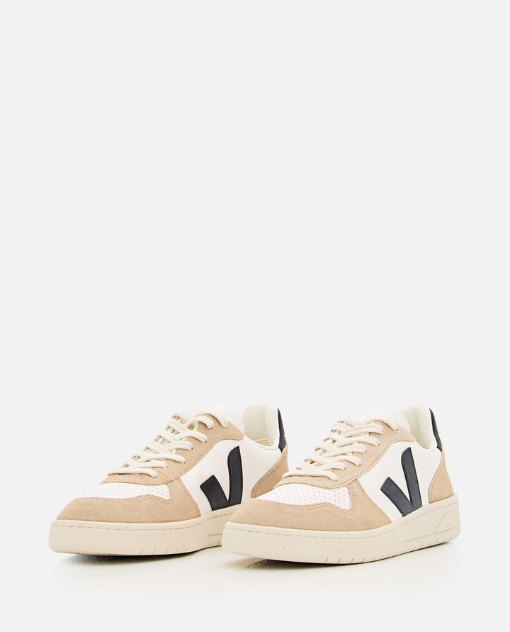 Veja V 10 SNEAKERS Offerte esclusive