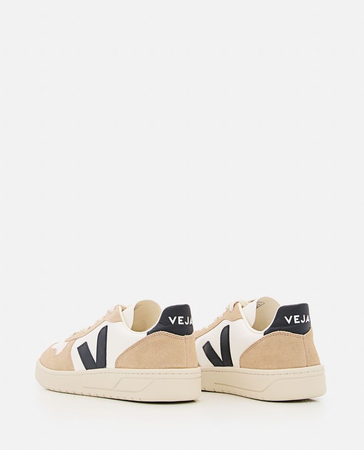 Veja V 10 SNEAKERS Offerte esclusive