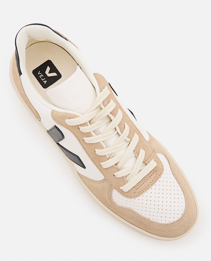 Veja V 10 SNEAKERS Offerte esclusive